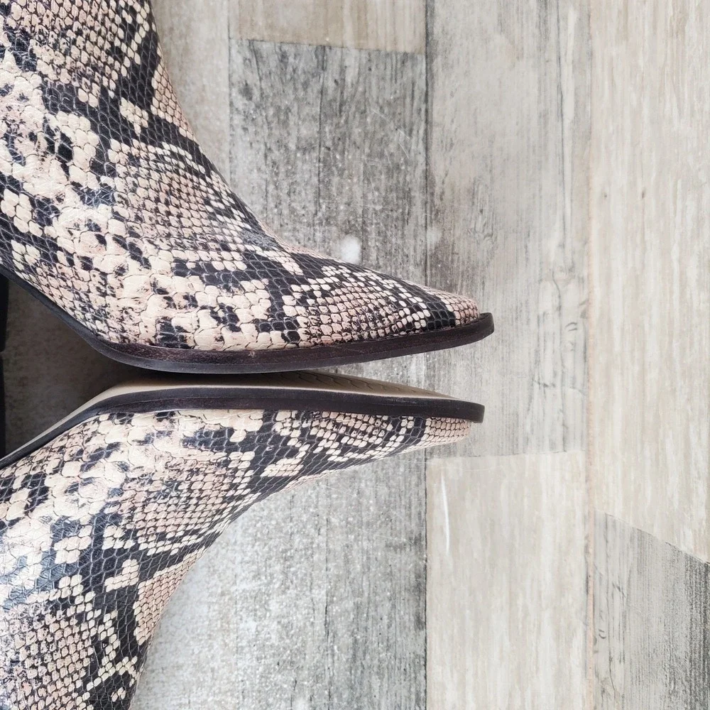 Matisse Caty Women Boot Sz 5.5 M Neutral Snake Skin Print Leather Side Zip Ankle